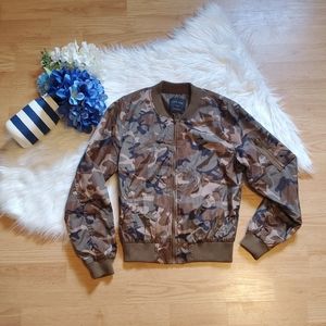 Camo zipup crew neck jacket